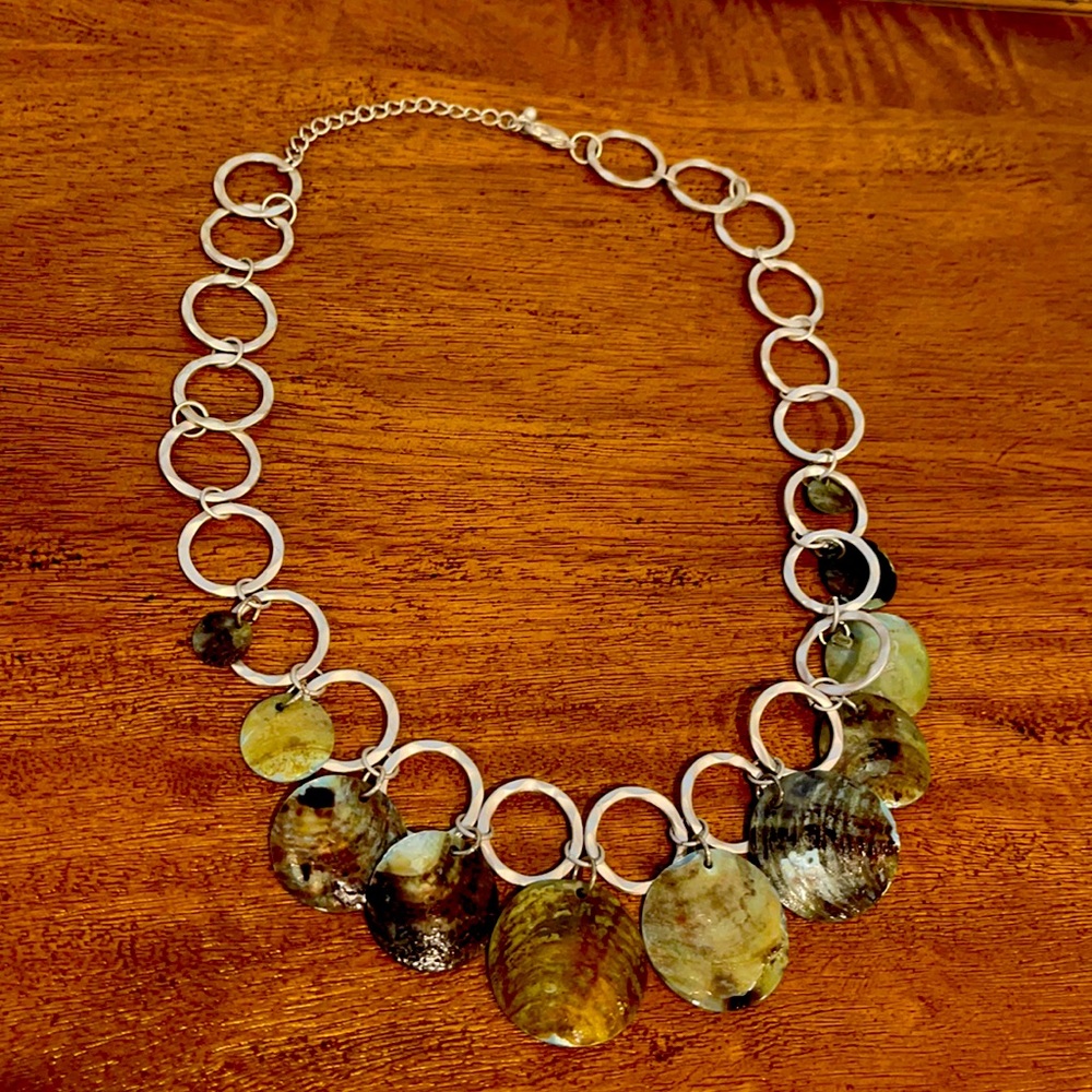 Shell circle necklace